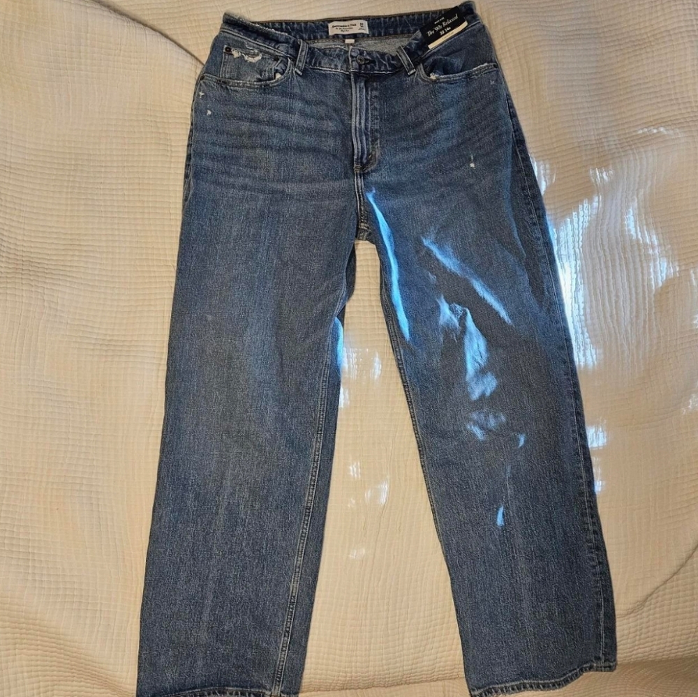Abercrombie Women's 90s Relaxed High Rise Curve Love Jeans Size 32/14